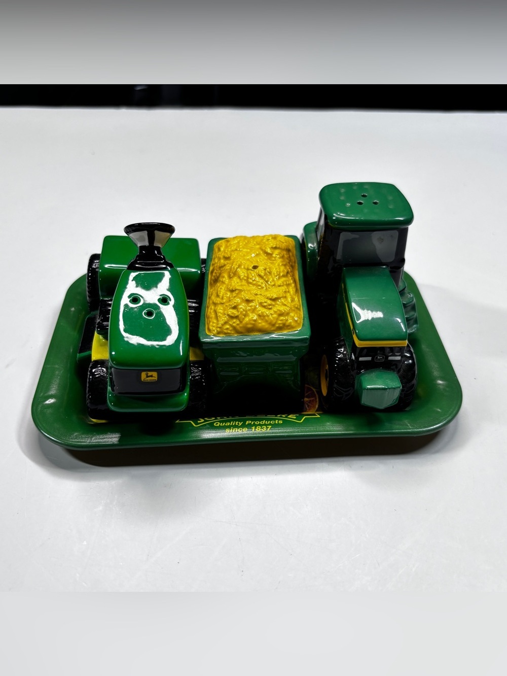 John Deere Tractor Salt and Pepper Shakers country tin tray country farm - Picture 8 of 13